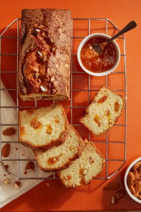 Budín vainilla con almendras y mermelada durazno - 0532